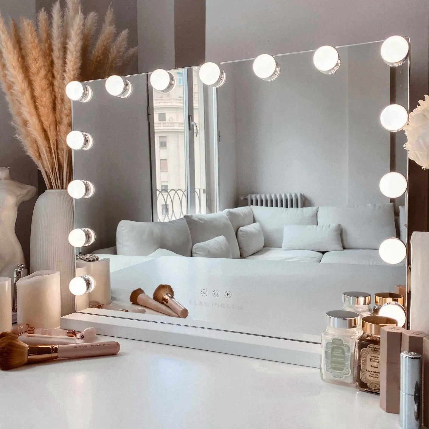 FLAMOGUEO - Specchio con luci LED per trucco stile Hollywood con USB - KIM
