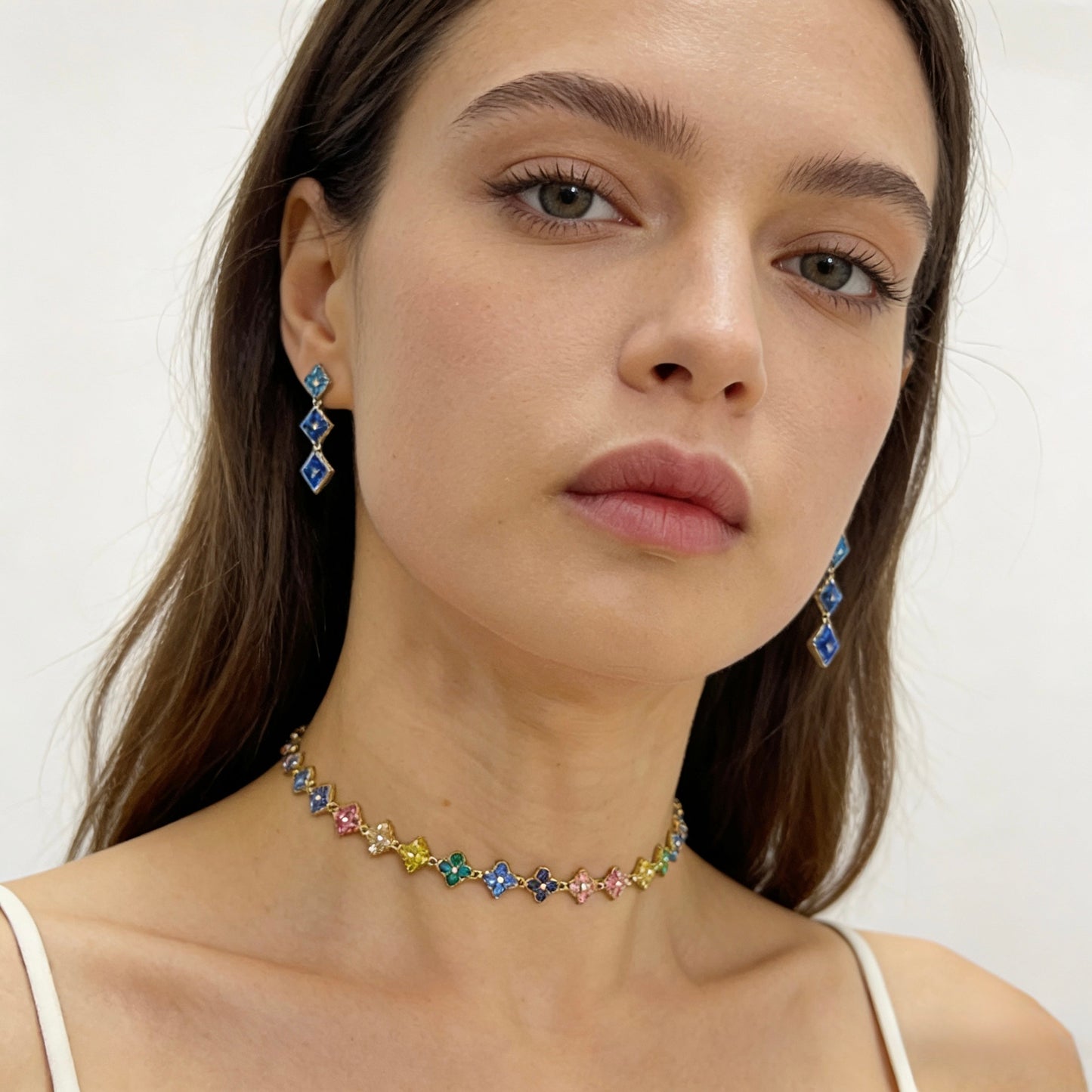 SODABIJOUX - Collana girocollo tennis fiori acciaio base oro e pietre colorate